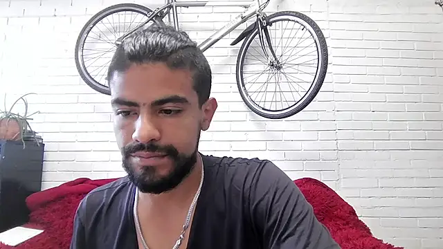 JBond007BBC Chat XXX live