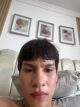 צ'אט XXX בשידור חי של max_hunter1