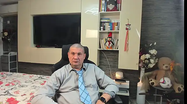 SpartacusDaddy48 Chat XXX live