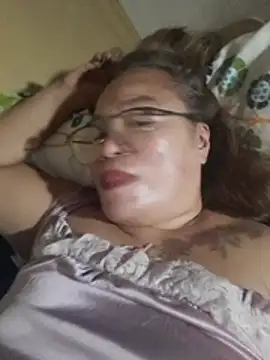 loriepinay46's Live XXX Chat