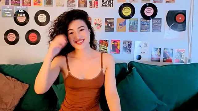 Maya_Rogerss Chat XXX in diretta