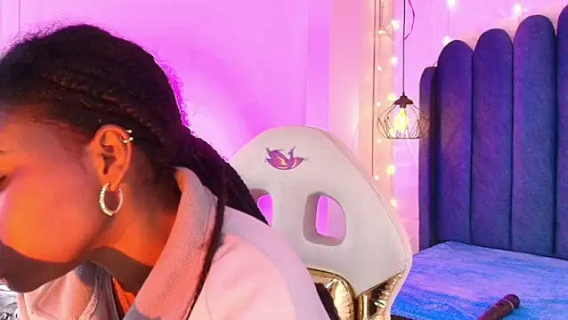 Queen_perla_ Chat XXX live