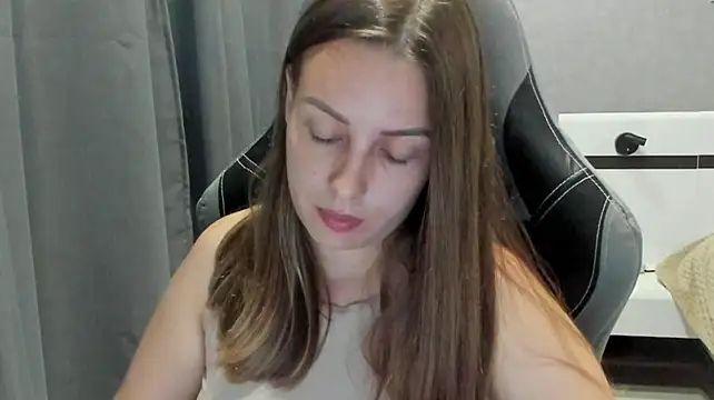 Mia_shy1's Live XXX Chat