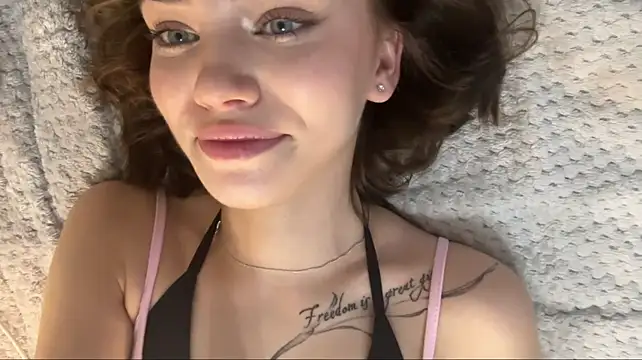 Chat XXX en directo de KayceMatthai