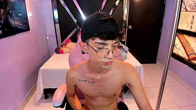Chat XXX en directo de LiamHeatx