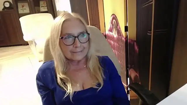sofia_xkiss élő XXX-chatje
