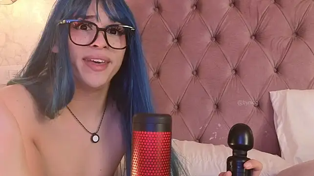 Chat XXX en directo de Nioki_