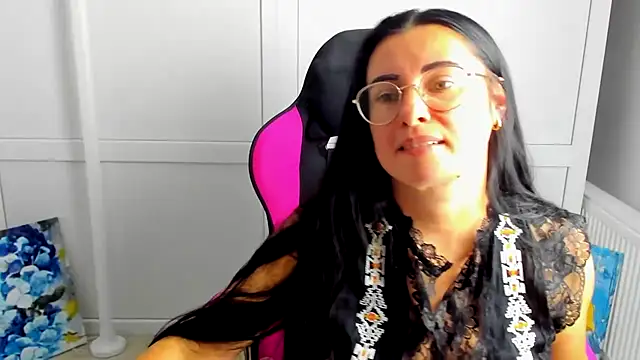 Chat XXX en directo de ChloeVibee
