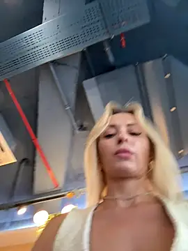 Chat XXX en directo de VikaBunny1