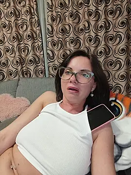 Chat XXX en directo de Diamond_Monna