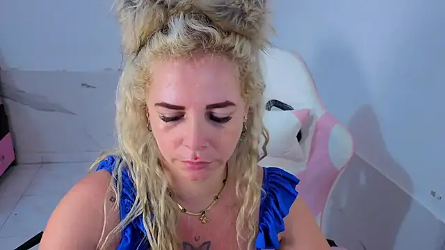 Chat XXX en directo de HannaBrave