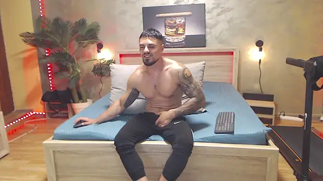 Tiberius_hunk Live XXX-chat