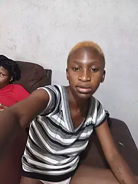 Littletee001's Live XXX Chat