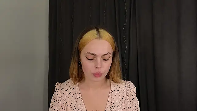 KattyWilford's Live XXX Chat