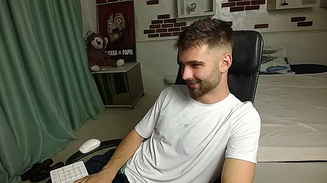 XXX chat uživo modela KyloEast