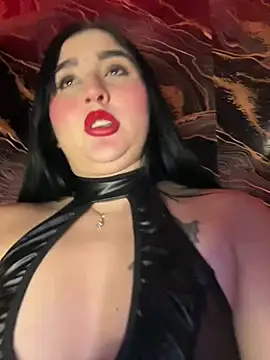 Chatroom XXX en direct de Madamedaphne_