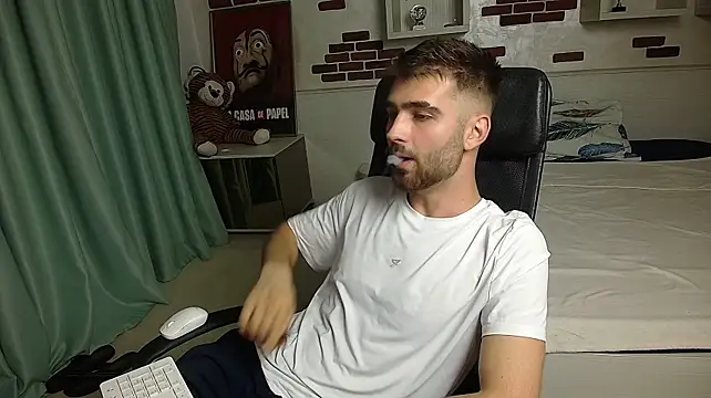 XXX chat uživo modela KyloEast