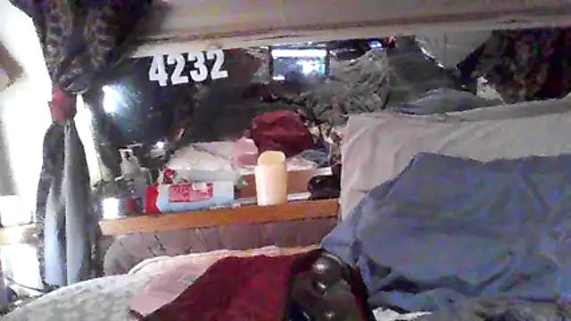 Chat XXX en directo de Onehunglo420