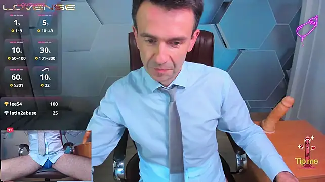 SteveTiger live XXX chat