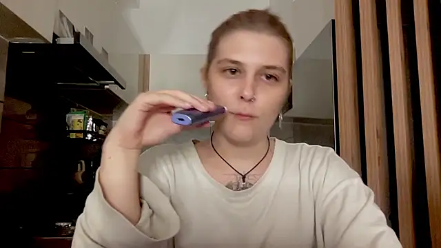 Chat +18 de Ella_Bloom ao vivo