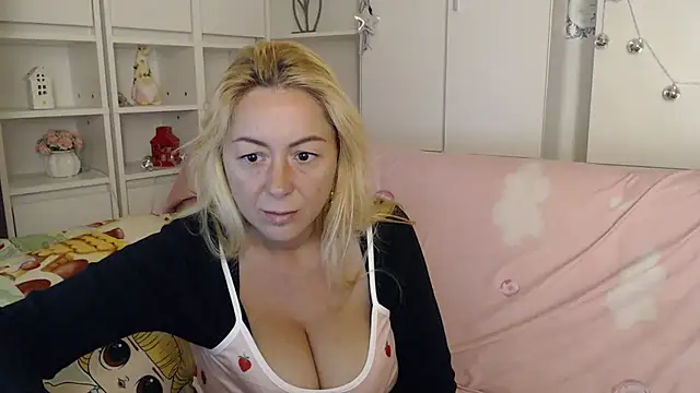 _karolynesyera_n Live XXX chat