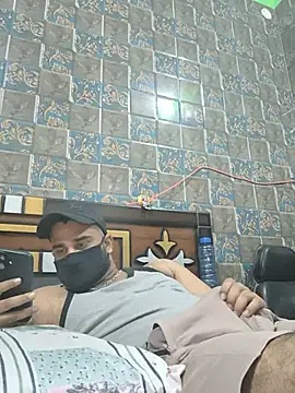 צ'אט XXX בשידור חי של BeardKingoBack