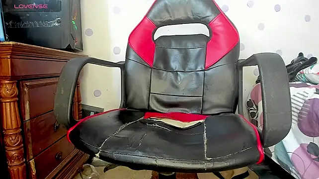 XXX chat uživo modela 24_MOSTRUOSO