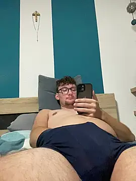 Stefan4513 XXX чат на живо