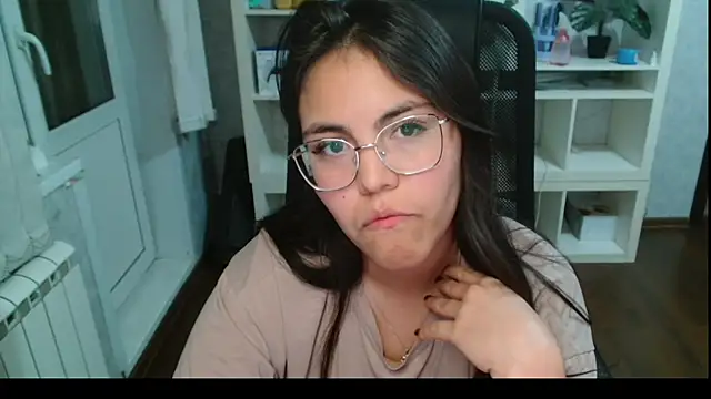 Anda_here Adlı Modelin Canlı XXX Sohbeti