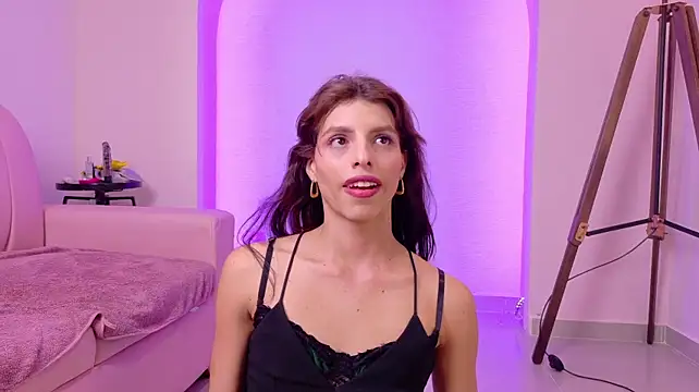Show modela ZiaCollens na web-kameri