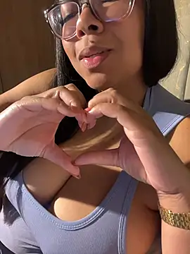 Chat +18 de XMara ao vivo