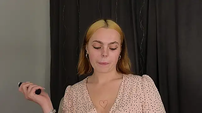 KattyWilford Chat XXX in diretta