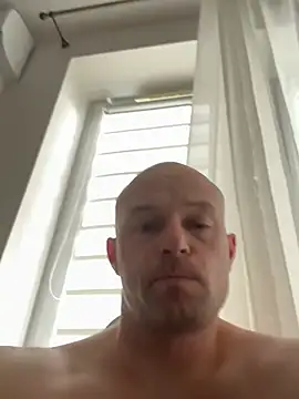 BisexualMen1993 Adlı Modelin Canlı XXX Sohbeti