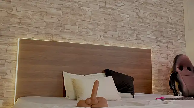 aaron_bolt élő XXX-chatje