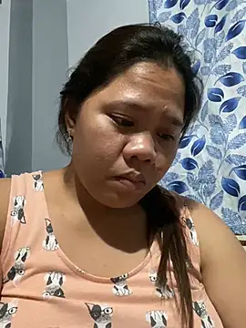 Chat XXX en directo de -CLARAMommy-
