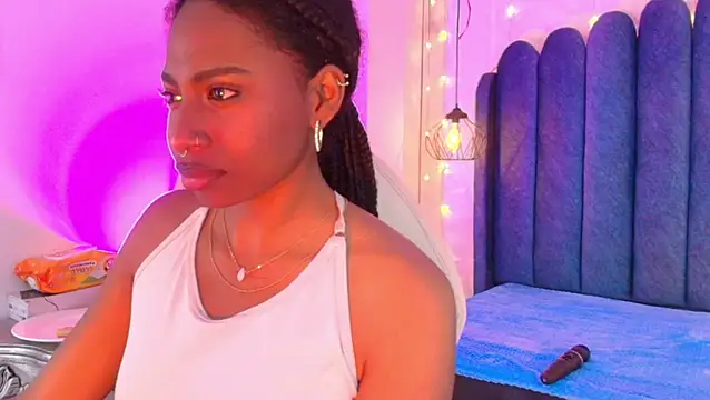 Chat XXX en directo de Queen_perla_