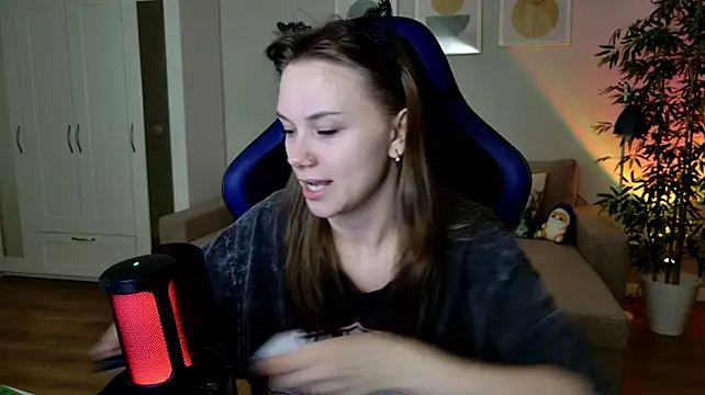 alexa_feels_ Adlı Modelin Canlı XXX Sohbeti