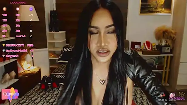 Chatroom XXX en direct de SeductiveVictoria