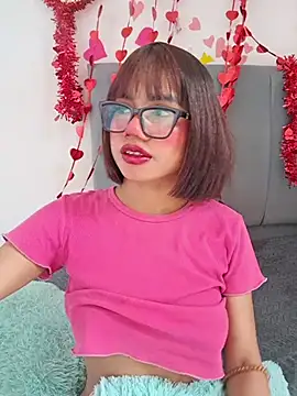 Chat XXX en directo de Lucy_Em