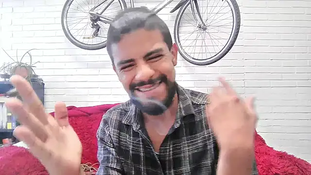 Chat +18 de JBond007BBC ao vivo