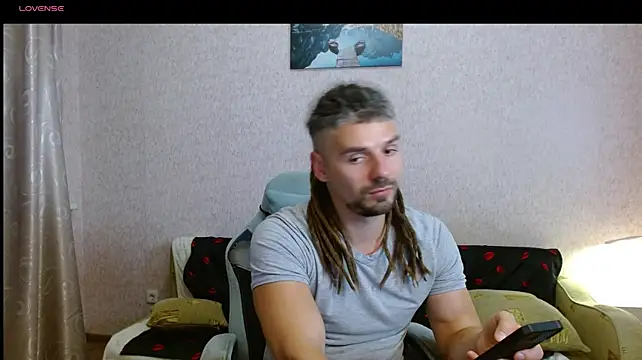 Aestheticguy101 Adlı Modelin Canlı XXX Sohbeti