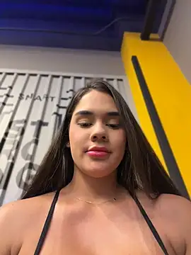 צ'אט XXX בשידור חי של BellaLeclair_