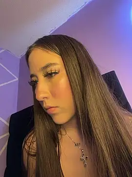 _Luuna Chat XXX live