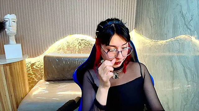 Chat +18 de Ravenn_r ao vivo