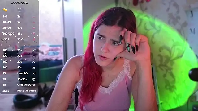 צ'אט XXX בשידור חי של JennyStormy