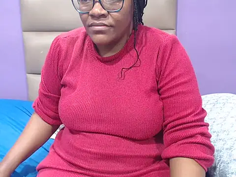 BustyMomo Live XXX-chat