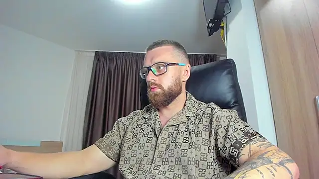 XXX chat uživo modela Findom_guy