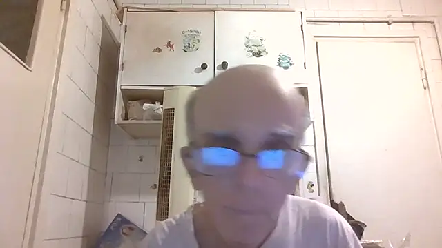 mariusica1@xh live XXX chat