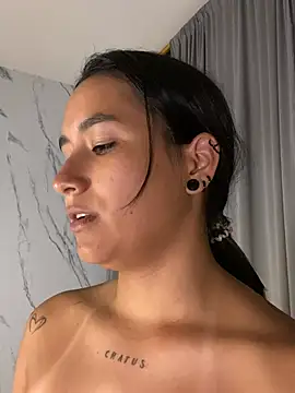 Val12777 Live XXX-chat