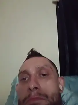 Show modela Str8ANIMAL na web-kameri